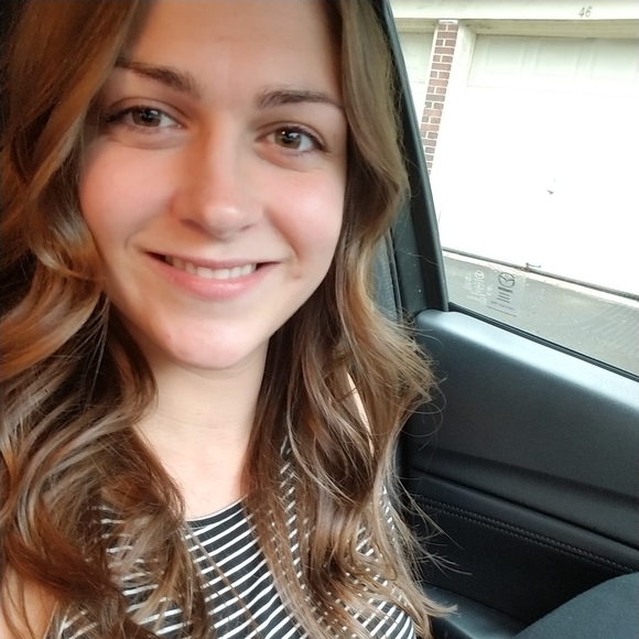 Meet your Posher, Erica - Picture 1 of 1